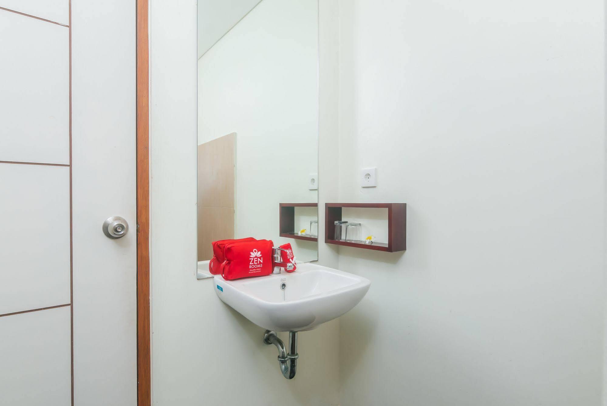 Zen Rooms Seminyak Mertanadi Zewnętrze zdjęcie